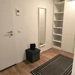 Appartement Modernes City-appartement Mit Separatem Schlafzimmer *