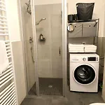 Modernes City-appartement Mit Separatem Schlafzimmer Düsseldorf