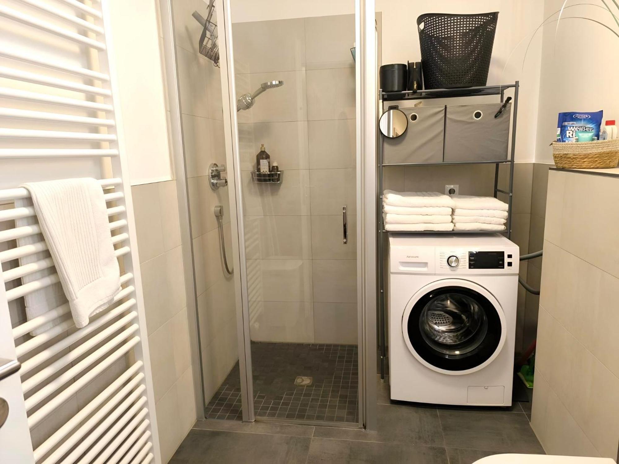 Modernes City-appartement Mit Separatem Schlafzimmer Düsseldorf