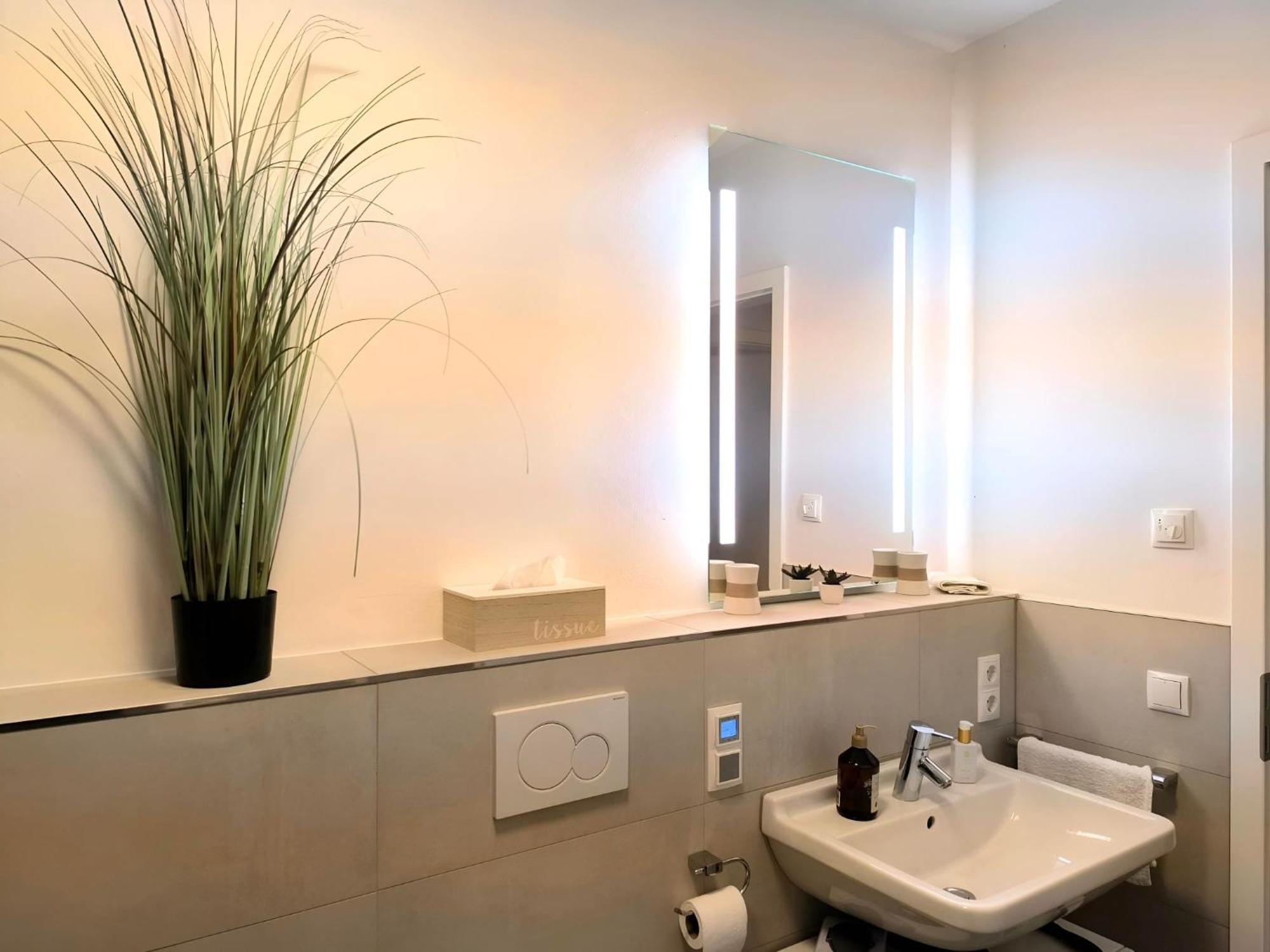 Modernes City-appartement Mit Separatem Schlafzimmer Düsseldorf